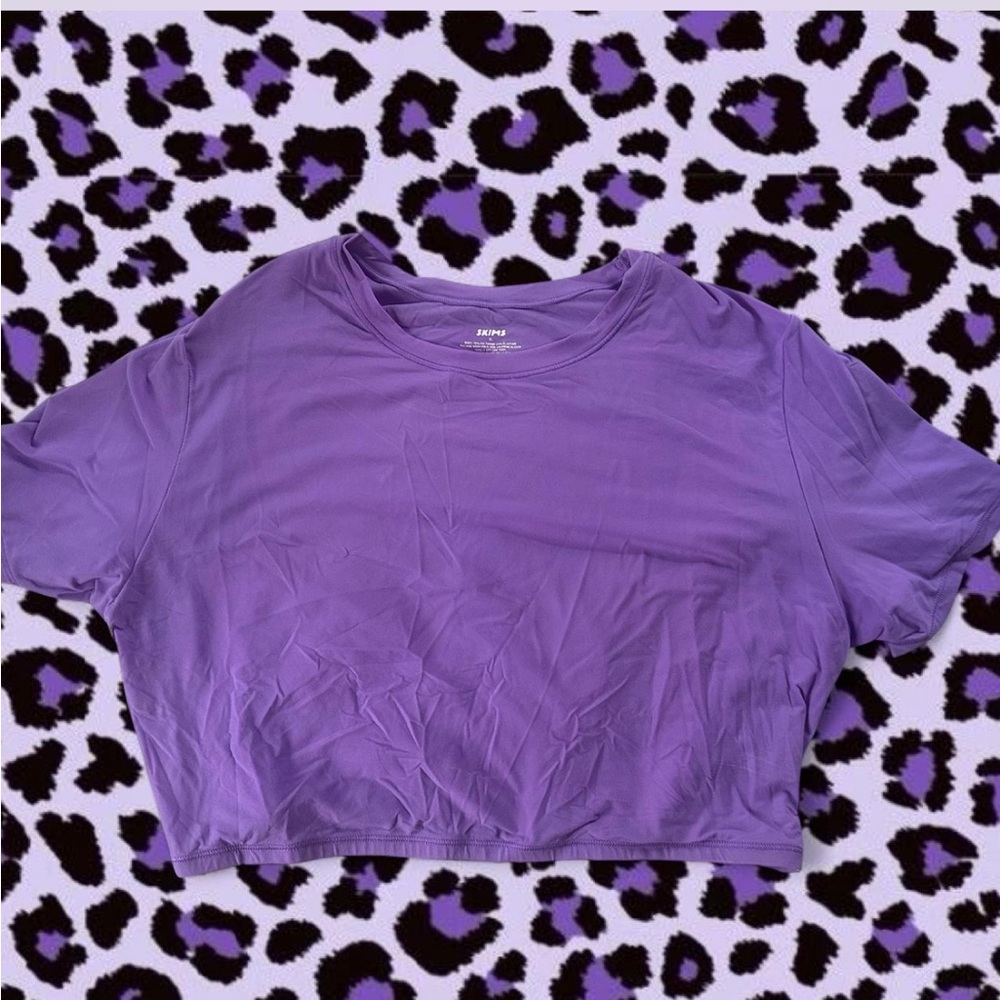 SKIMS- ultra violet super cropped baby T fits everybody